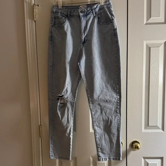 Cotton On Stretch Mom Jeans – Light Wash, Size 12 - Picture 7 of 13